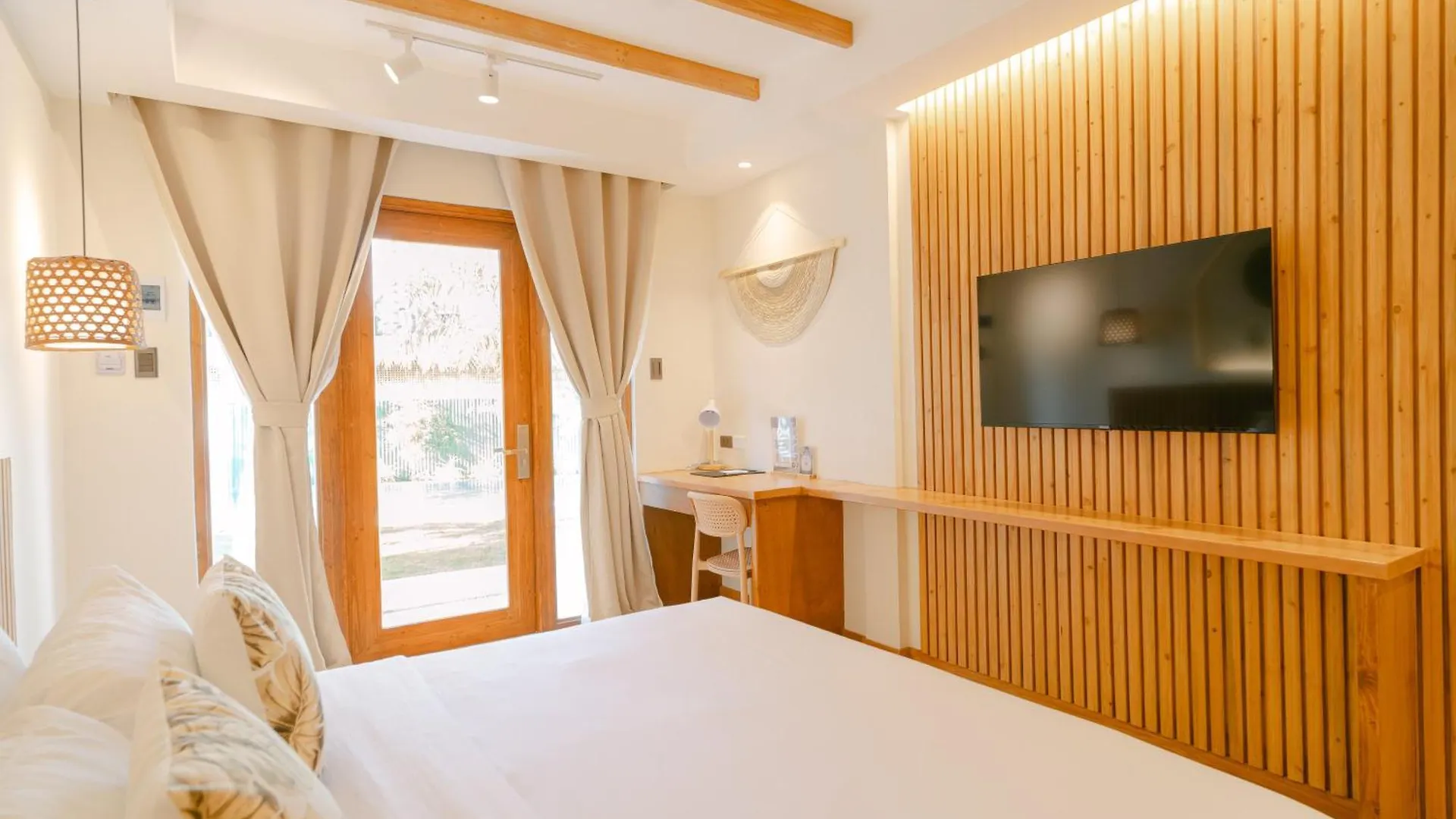 Leux Hotel Alona Panglao